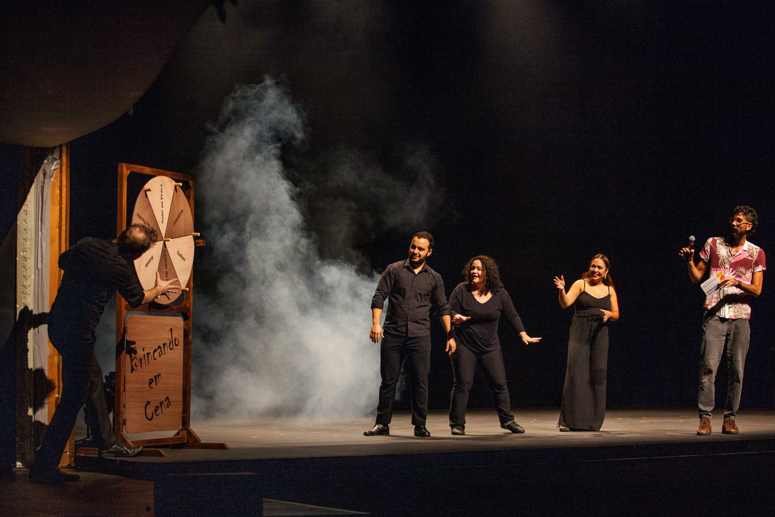 Brincando em Cena reinventa a ópera no palco do São Pedro
